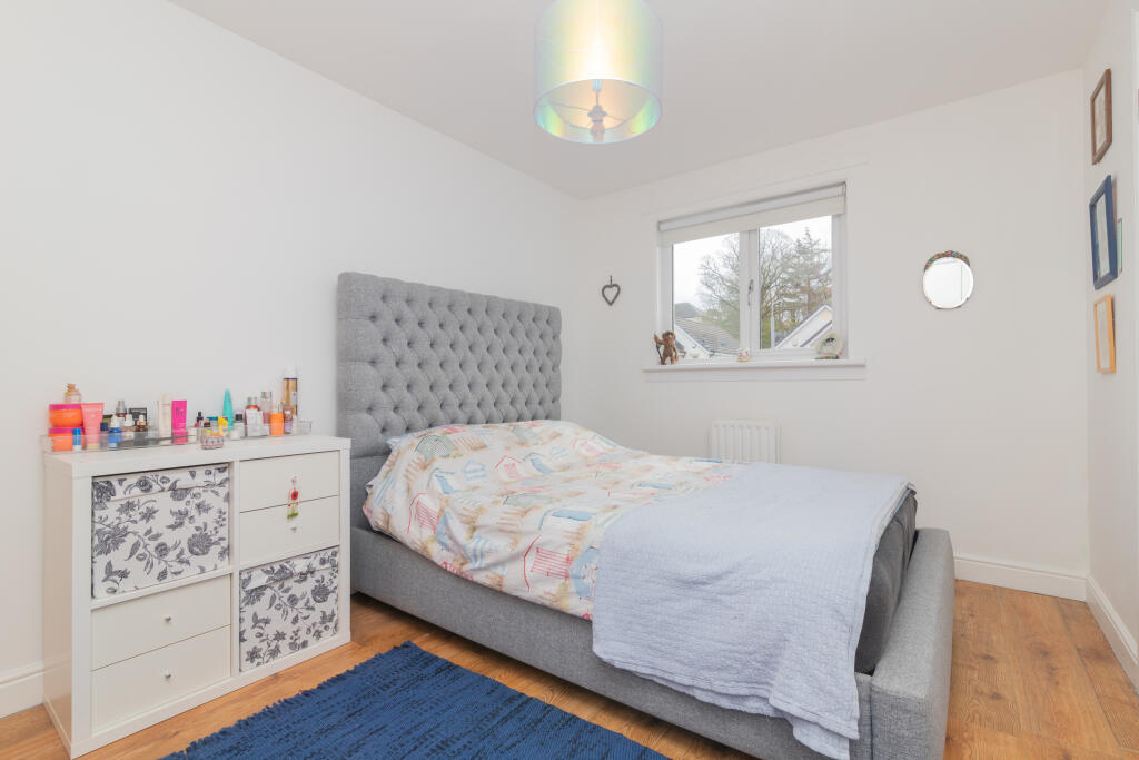 32 torbracken howwood, johnstone pa9 1dy L-34
