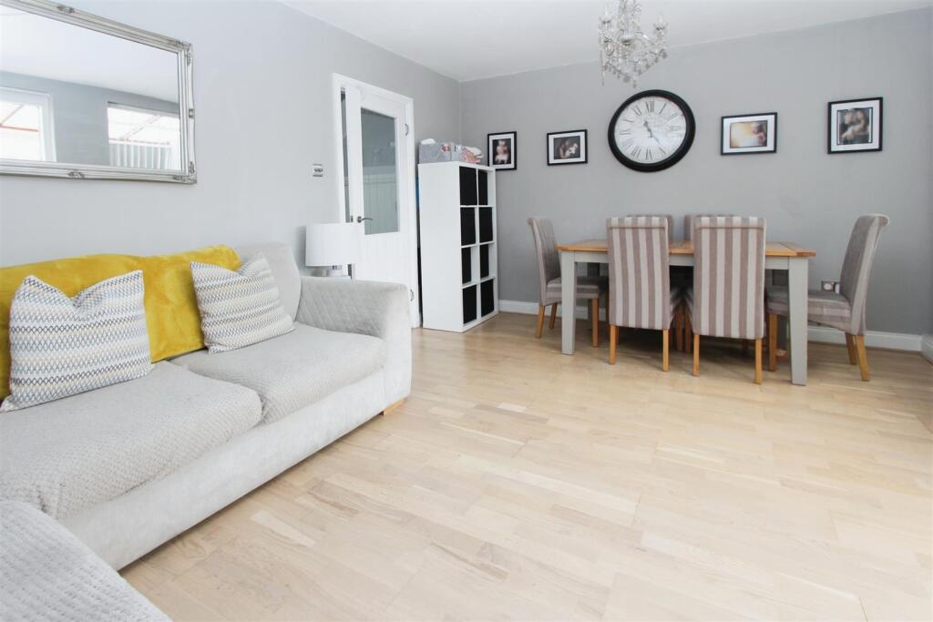 Sitting / Dining Room