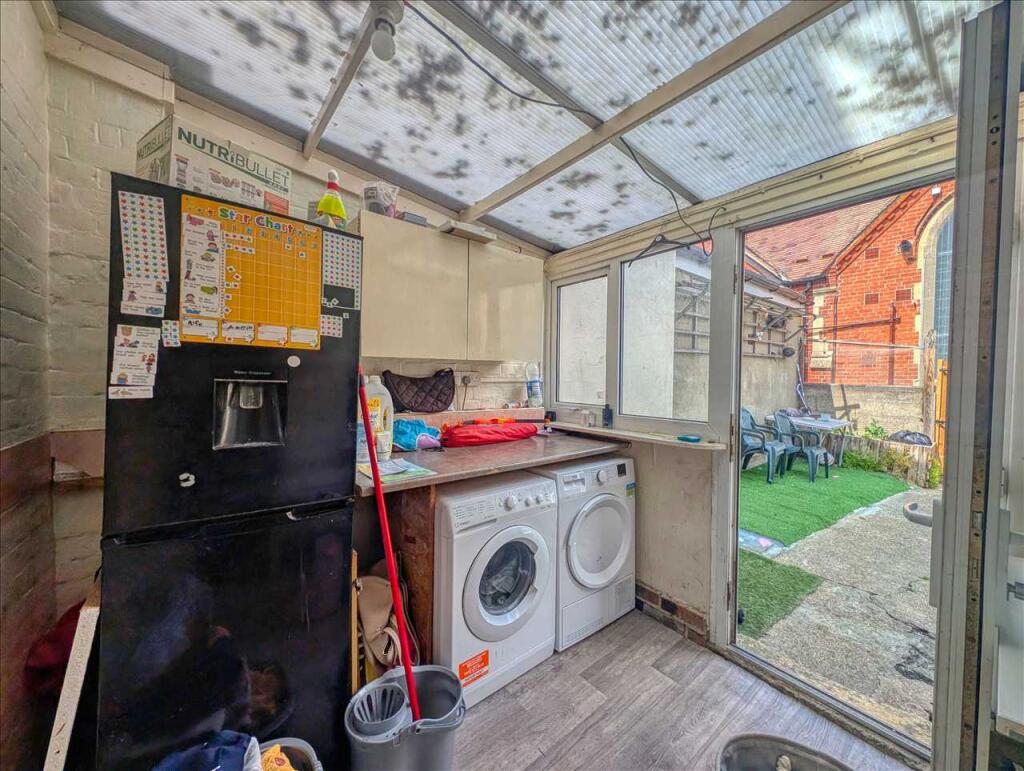 Utility / Lean-to