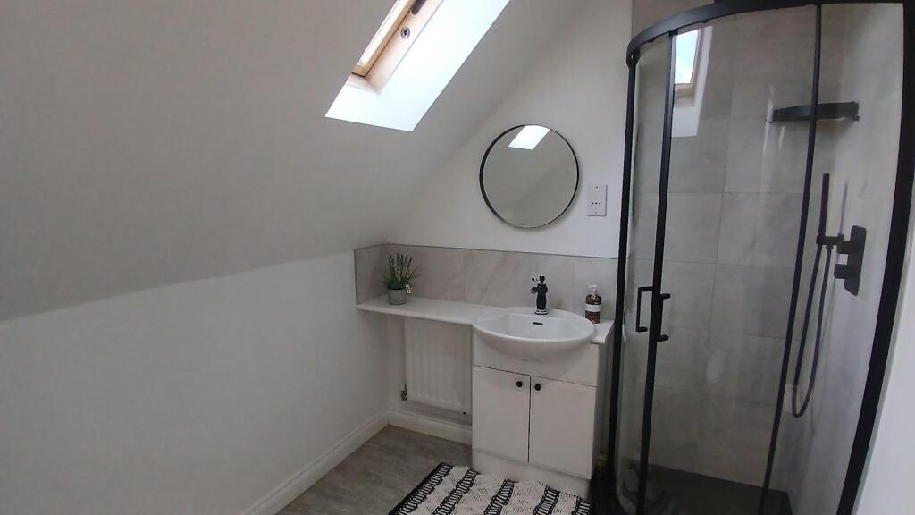 Shower Room.jpg