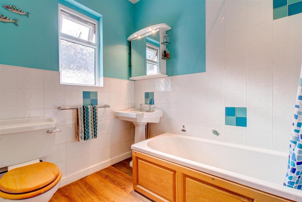 Llandennis Road, Cyncoed, HernCrabtree (29).jpg