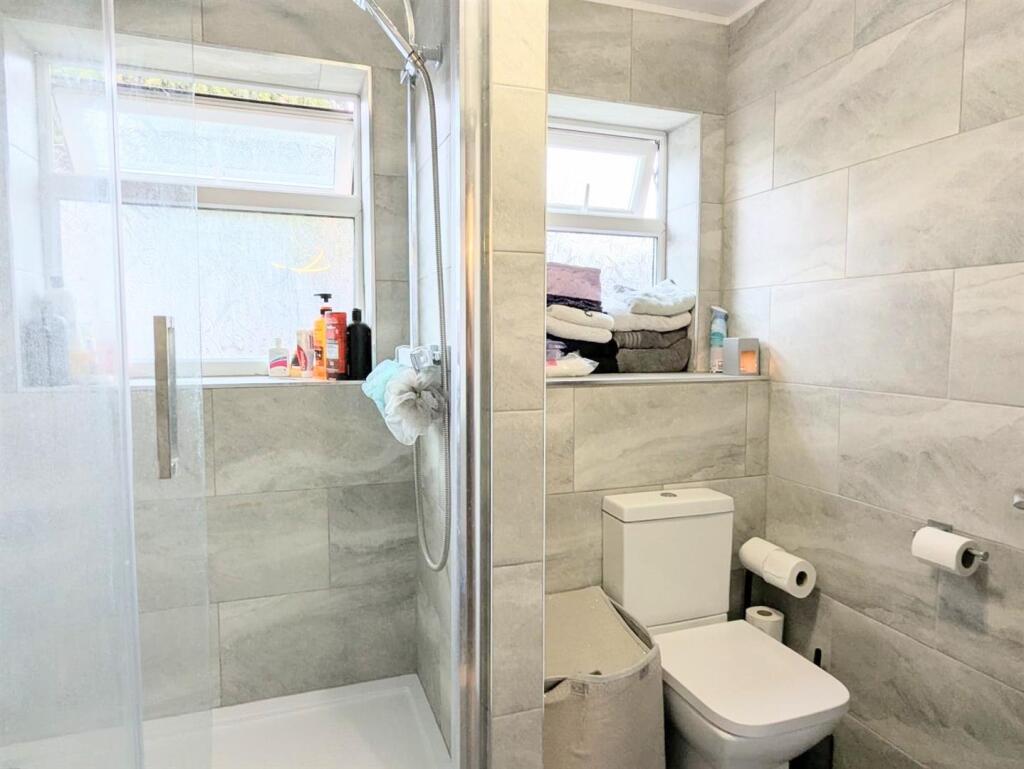 DOWN STAORS SHOWER ROOM