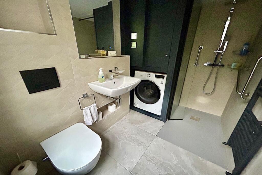 Shower Room/Utility