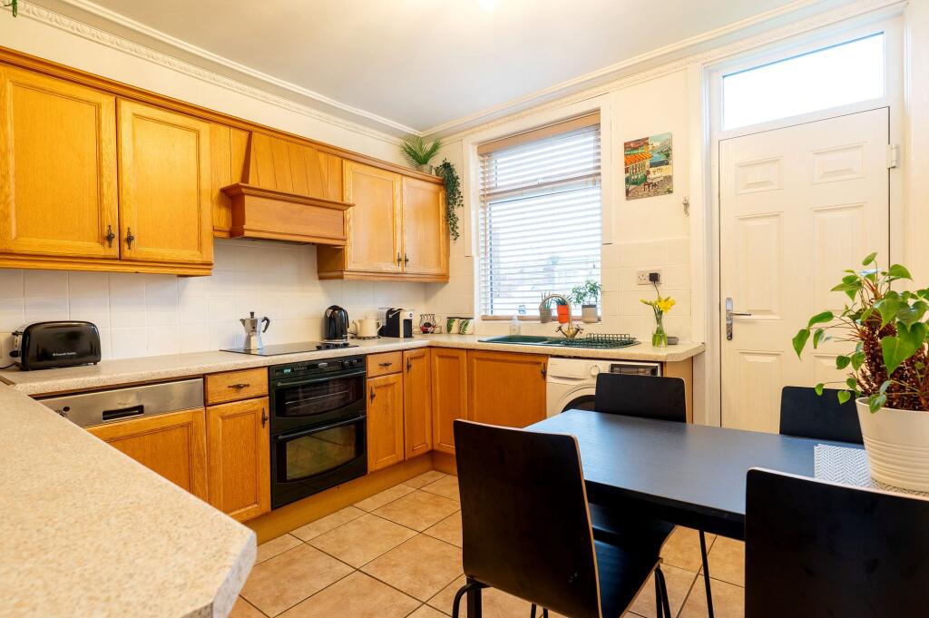 LIVING ROOM, KITCHEN AND DINER