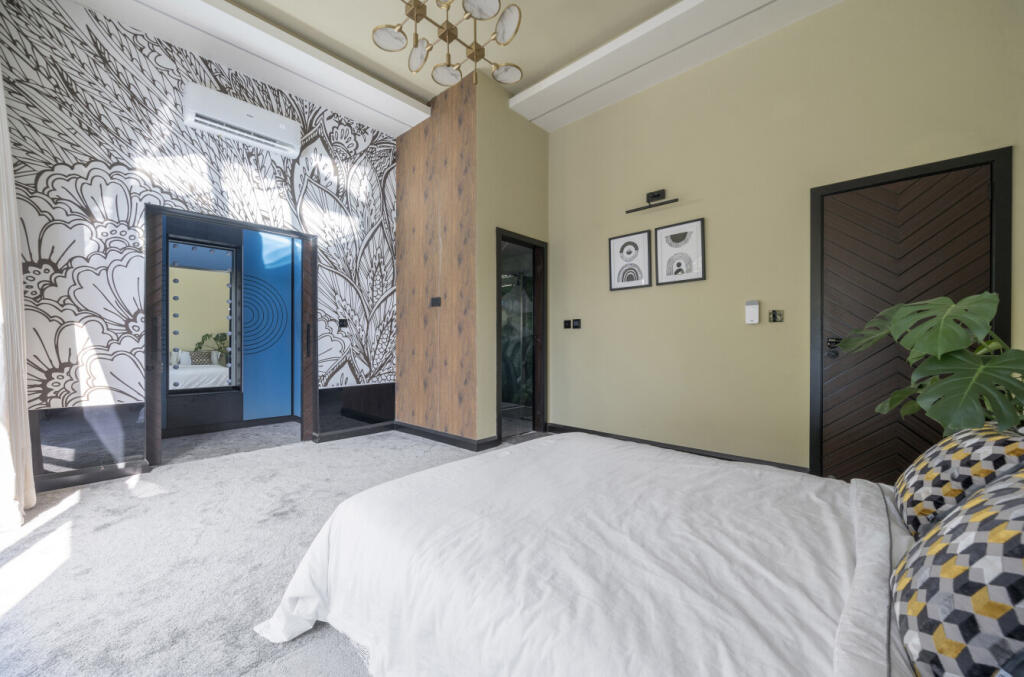 1320975-23-687241...