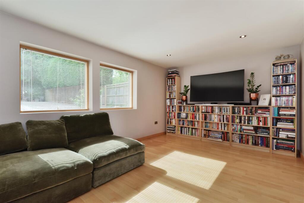 Walney Barn Aylestone Hill - (44).jpg