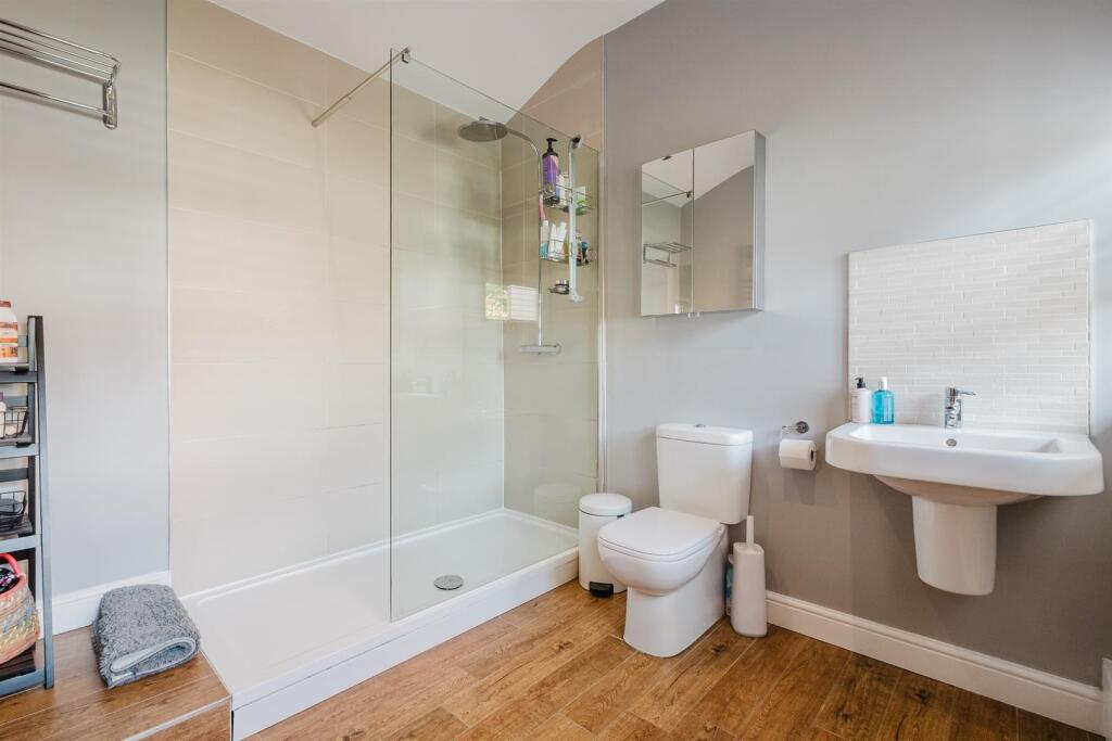 Bed 1 En Suite