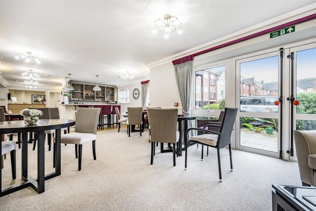 Owners Lounge (3).jpg