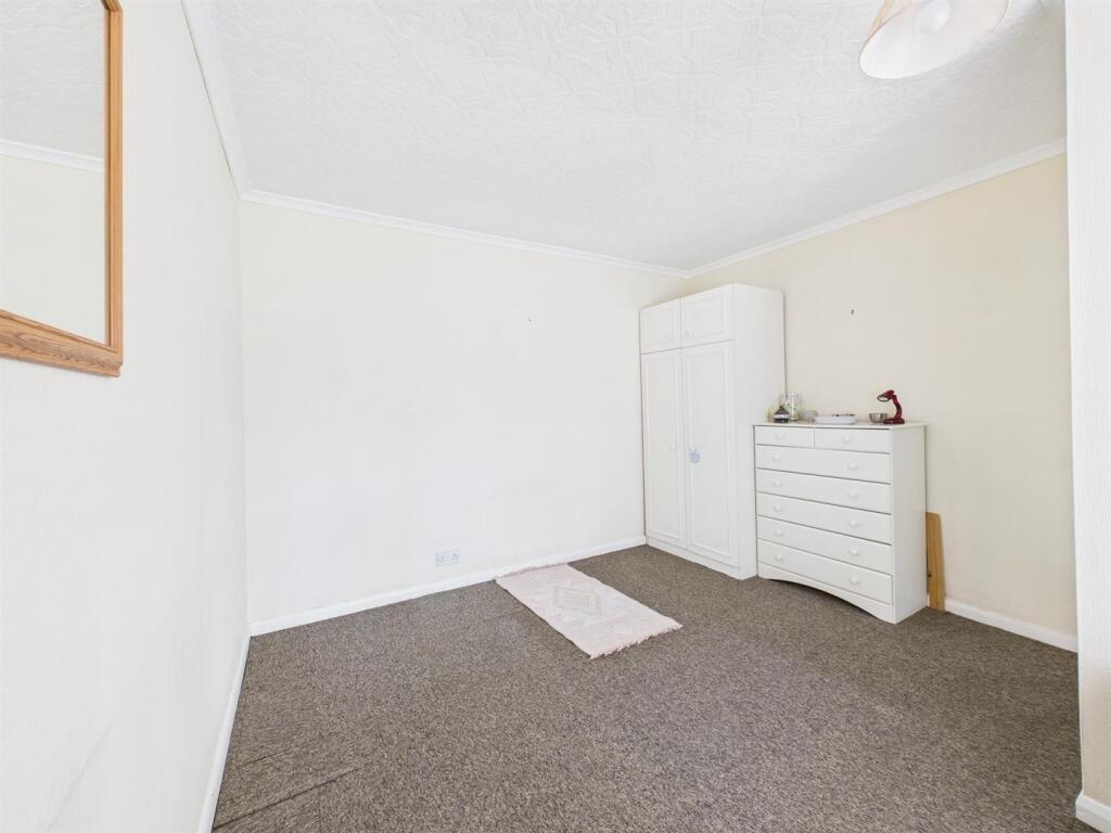 Bedroom:
