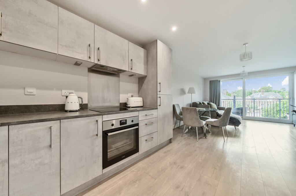 1294186-8-683d7c3...