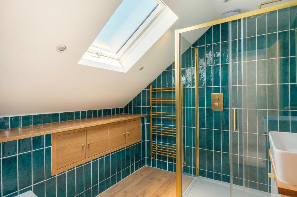 6A2RBR - Ensuite B.jpg