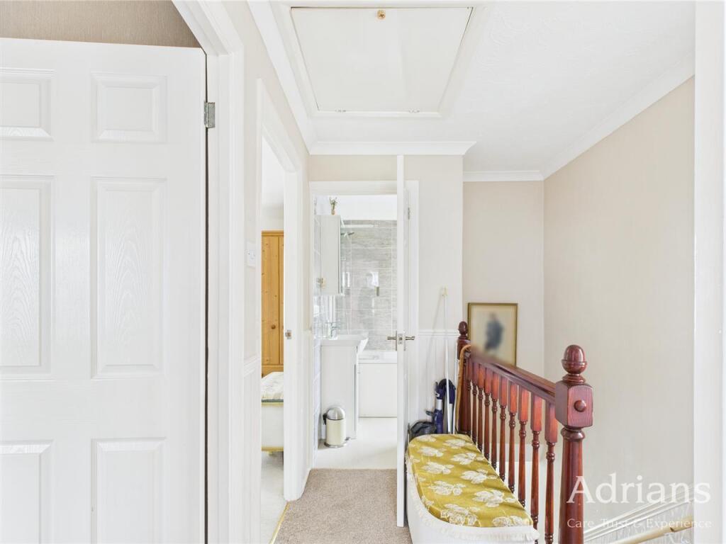 FIRST FLOOR LANDING