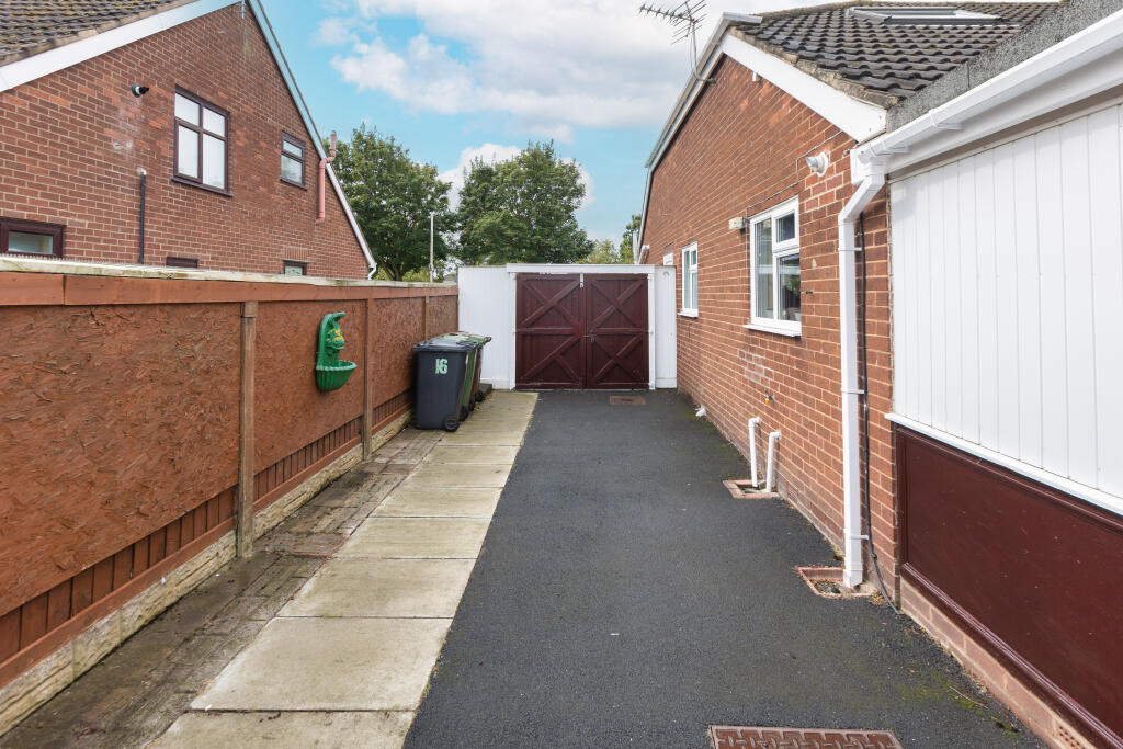 16 Glencoyne Drive-26