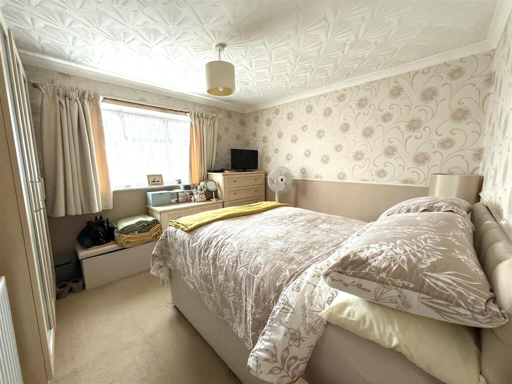 23 coppice bedr.jpeg