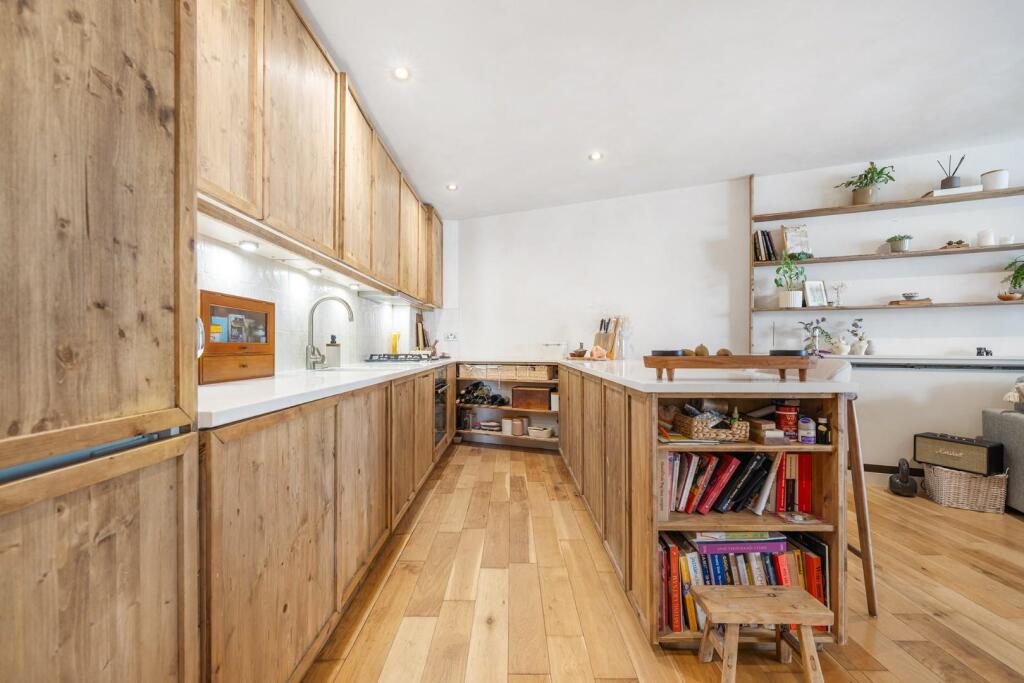 Kitchen.JPG