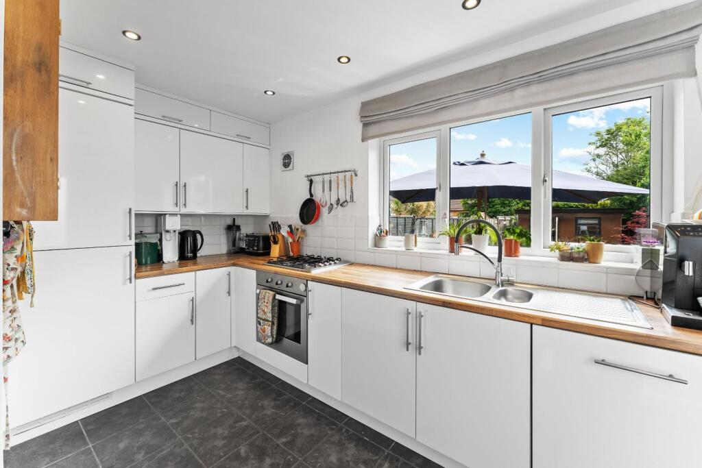 1.4 - kitchen.jpg