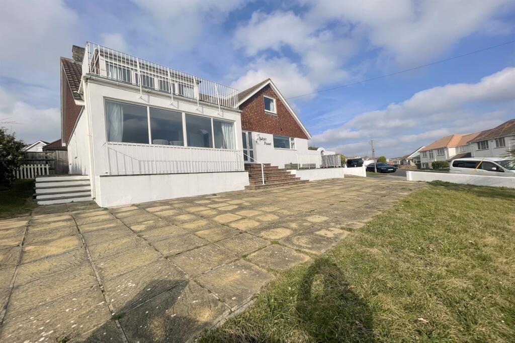 Huge driveway for se