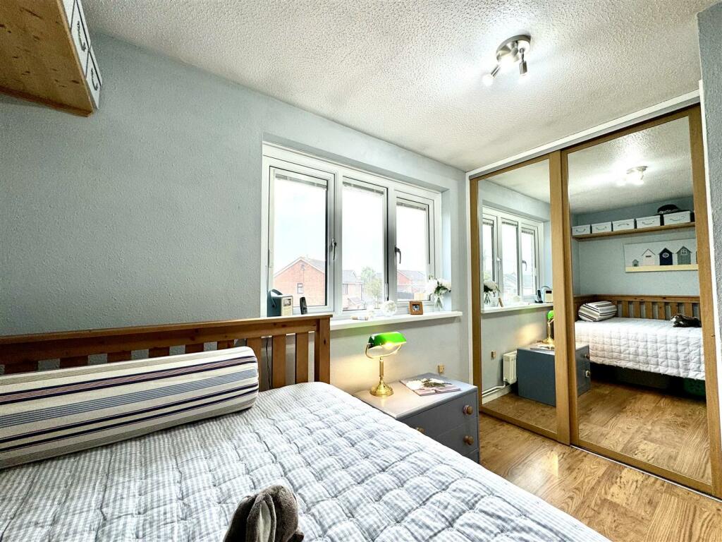 BEDROOM 2