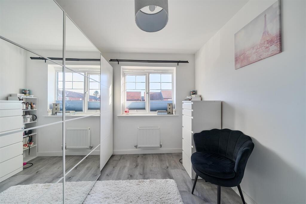 32 Ripon Way (7).jpg