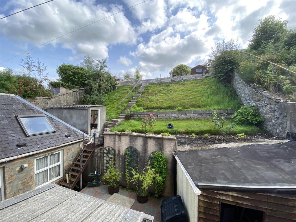 full rear garden.JPG
