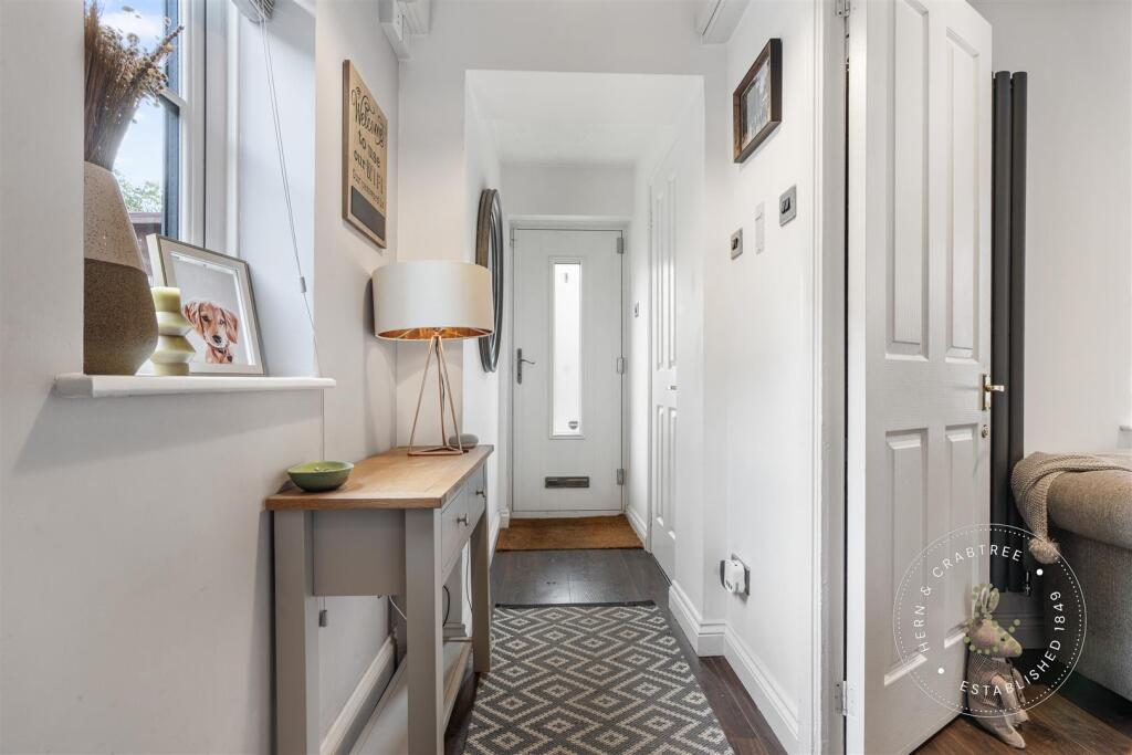 Halifax Close, Hern Crabree (28).jpg