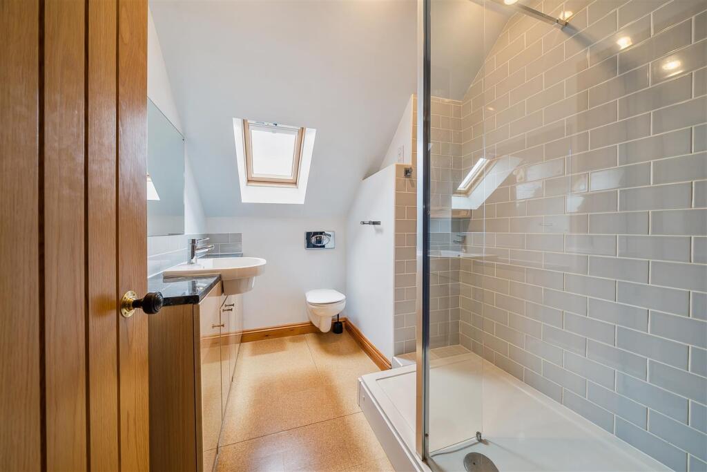 16 Nethercroft Drive, Packington