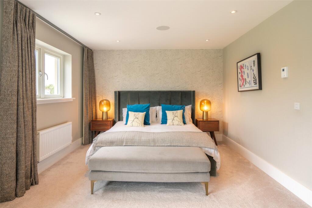 Pavilion Crescent 34