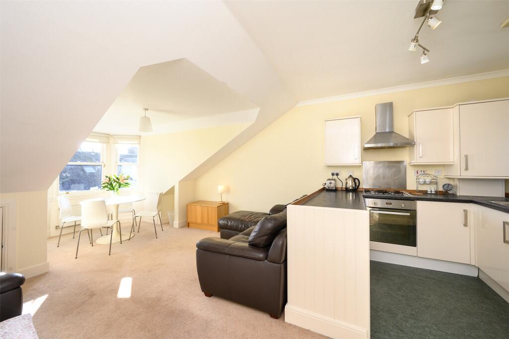Sitting Room/Kitchen