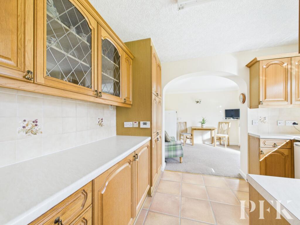 Open Plan Kitchen / Dining