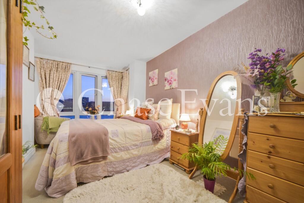 St Davids Square Lon