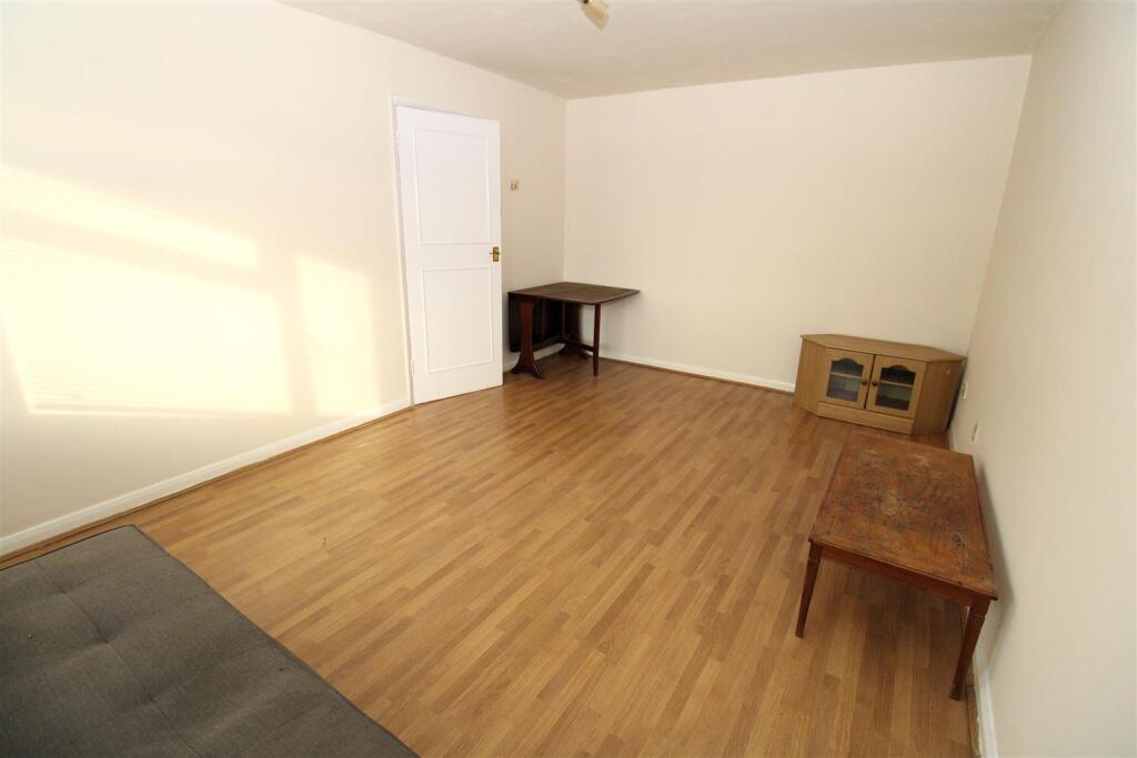 Lounge.JPG