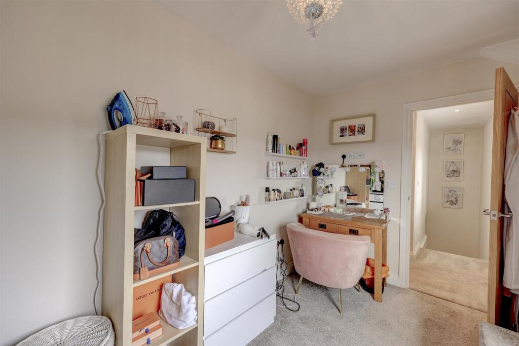 Dressing Room/Bedroom 3