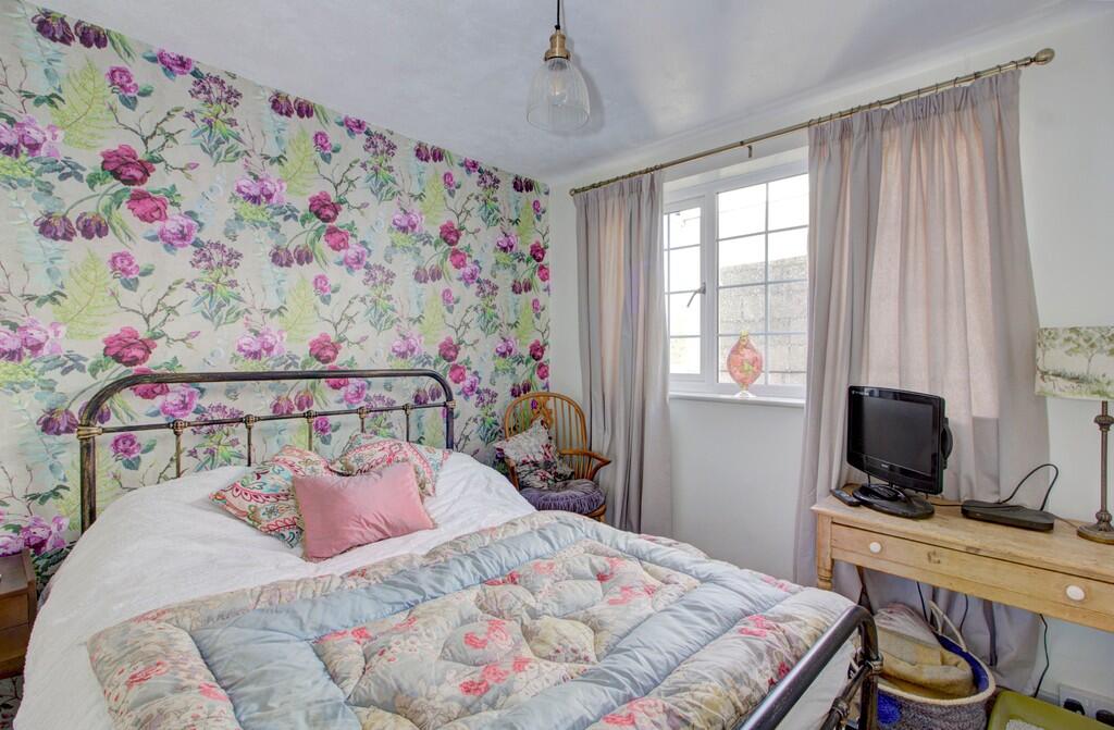 86 corsham rd7