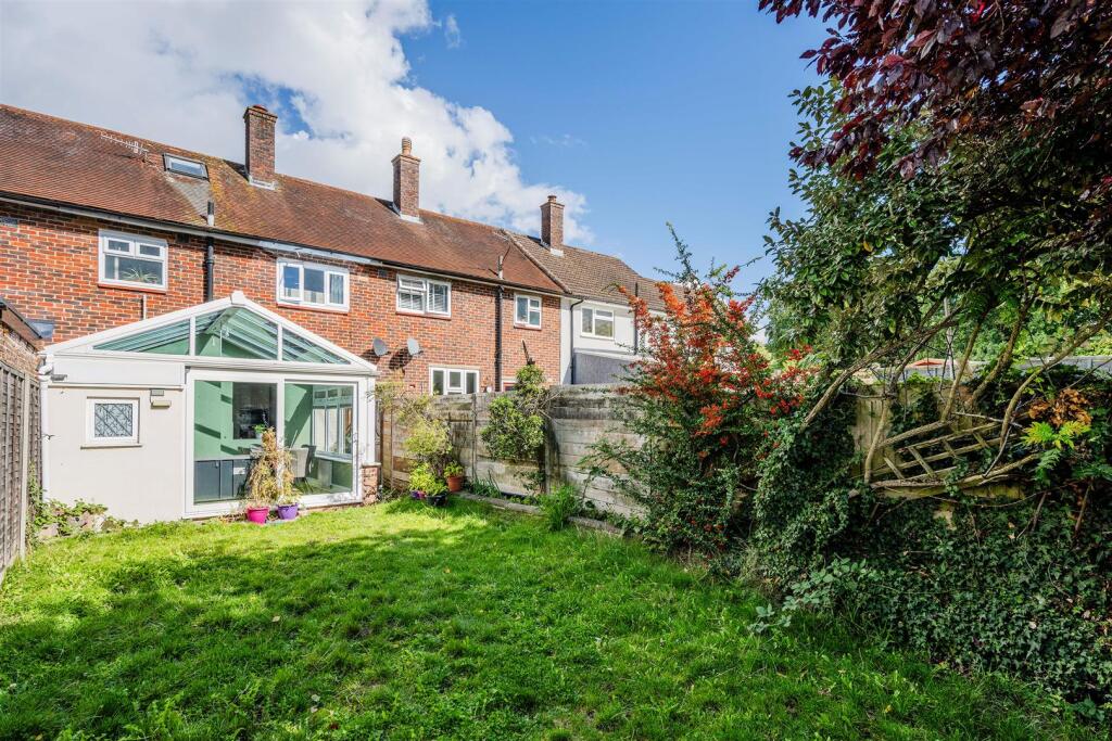 DUNDREY CRESCENT, 18 (2).jpg