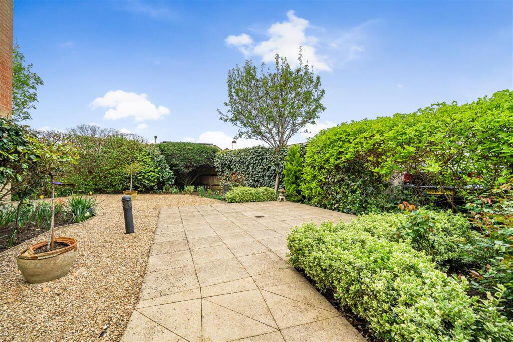 Owners Patio Area.jpg