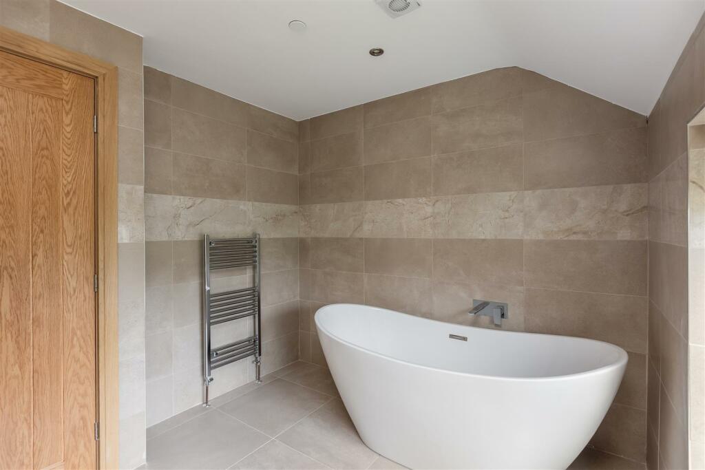 Hill View Bathroom-1.jpg