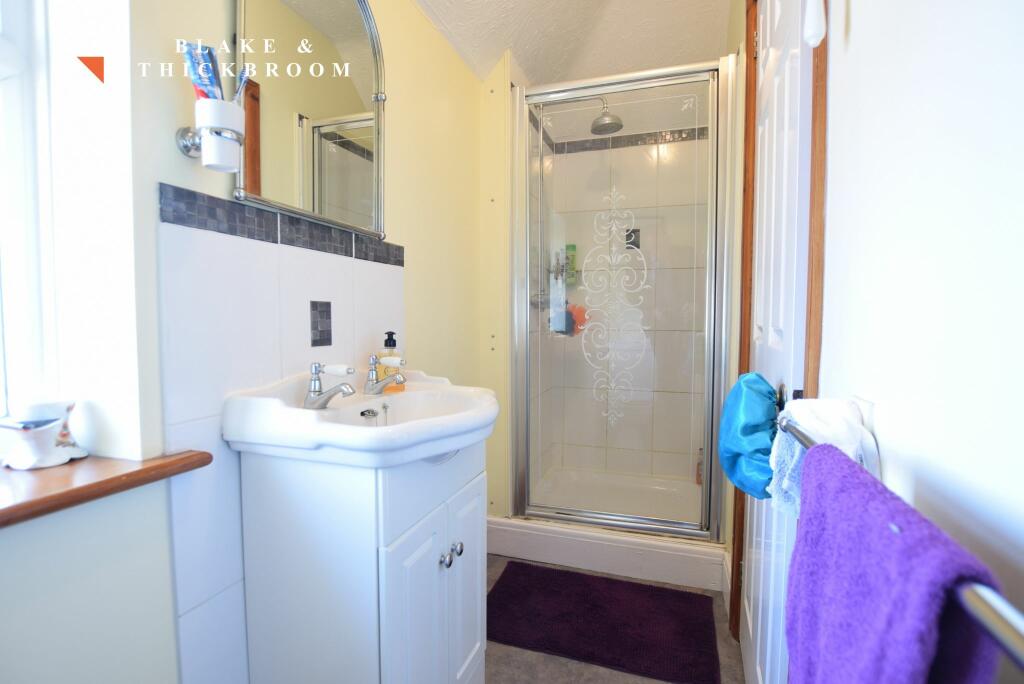 EN SUITE SHOWER ROOM