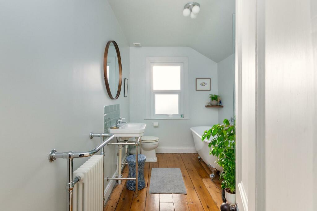 0D9RBR - Bathroom C.jpg