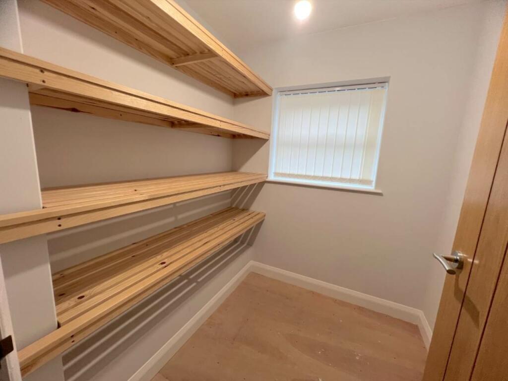 Walk-in Linen Cupboa