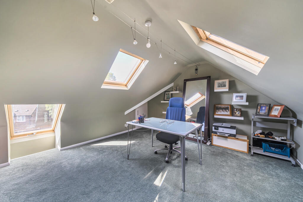 1346854-9-68b968a...