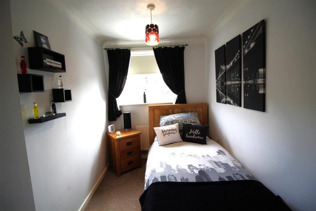 bedroom2.JPG