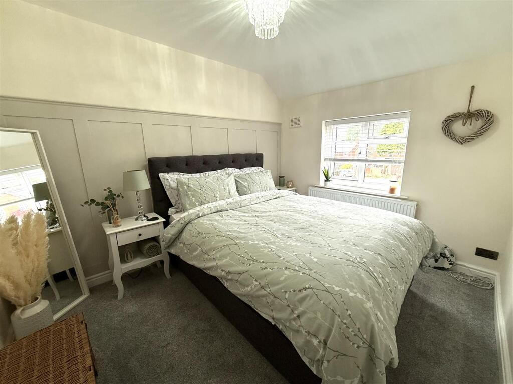 62 green lane bed.jpeg