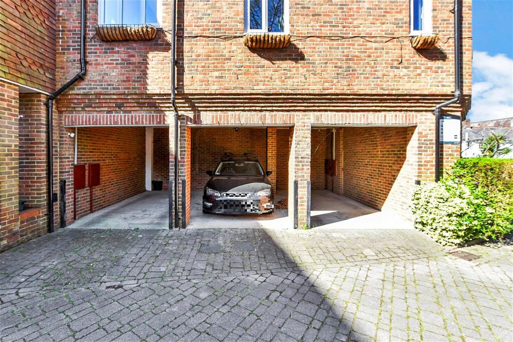 Driveway/Parking