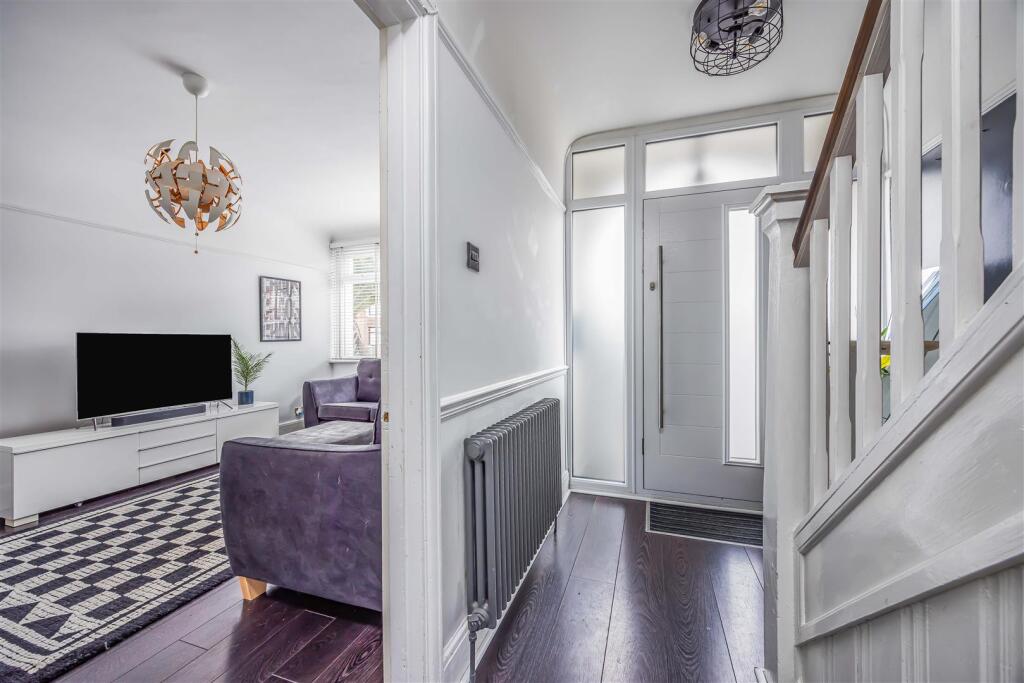 177 Hawthorn Crescent, Cosham-Small-PorticoMarketi