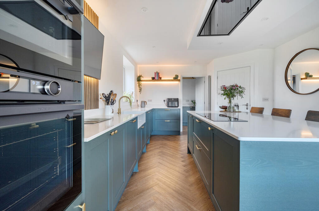 1384842-14-692586...