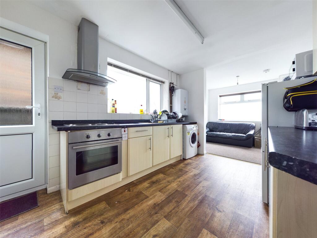 Kitchen-Room-To-Rent