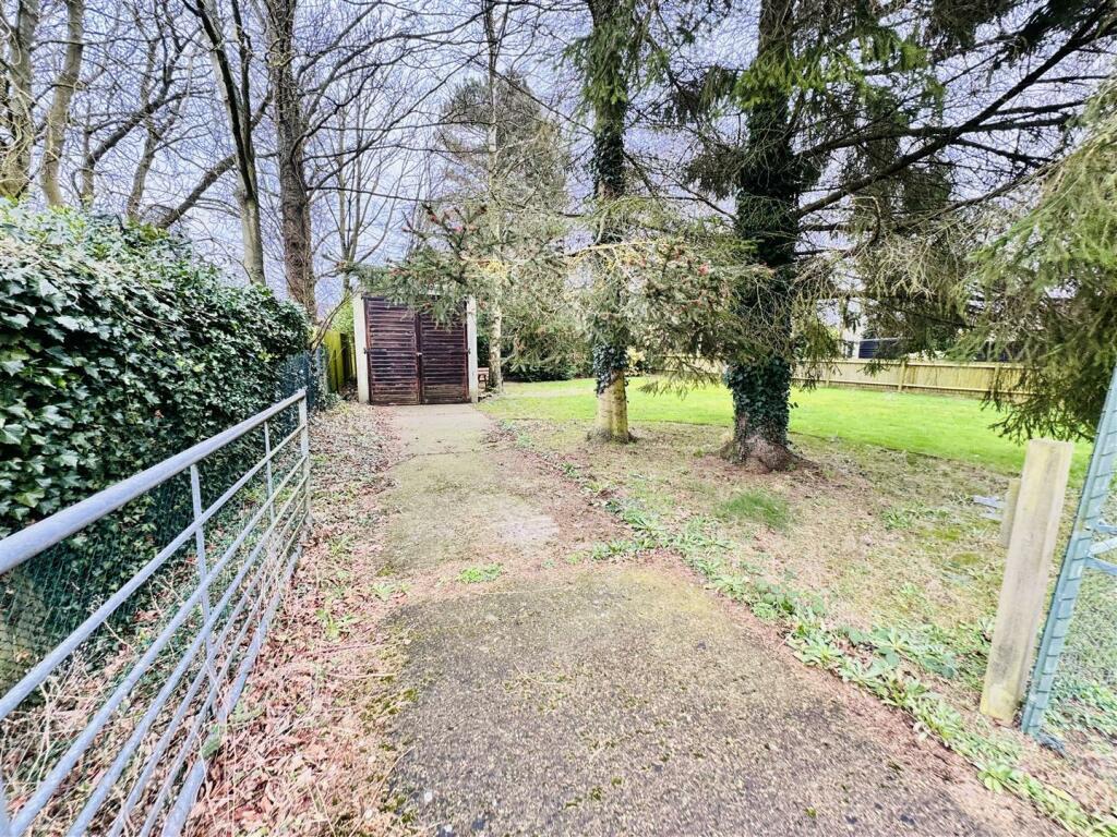 Building Plots, 13 Hartwell Road