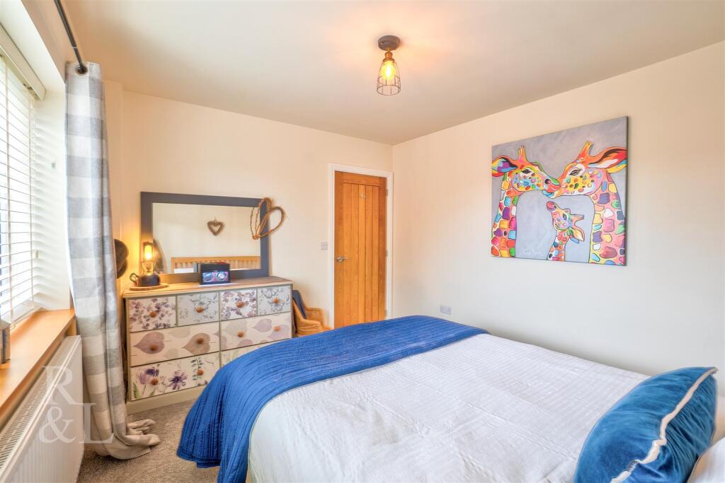 20 Ragley Close (24).jpg