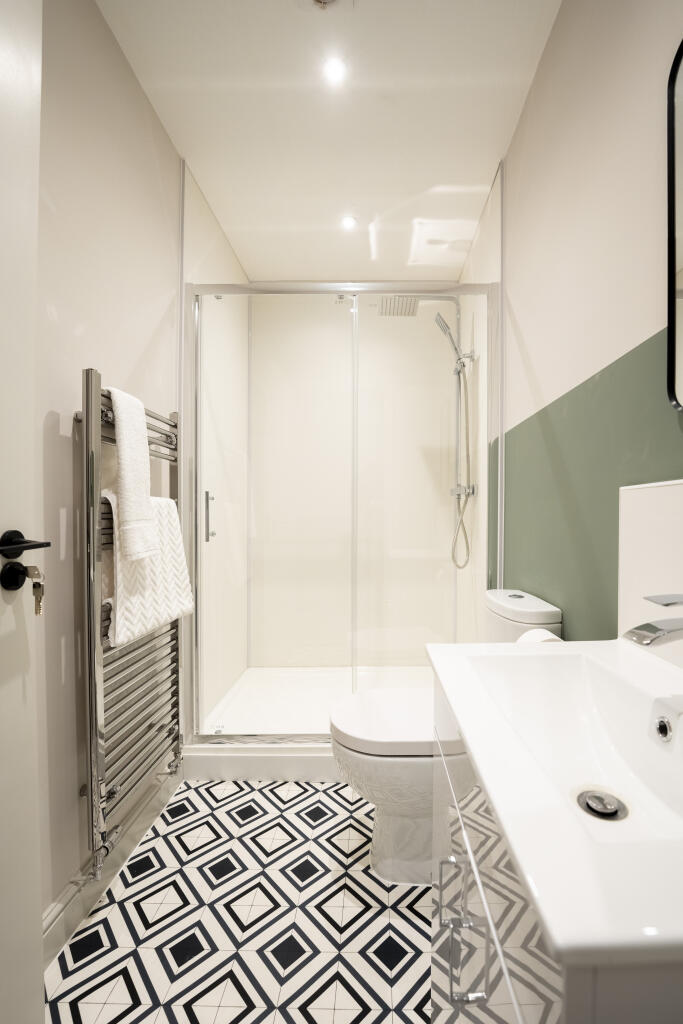 PrivateBathroom1.jpg