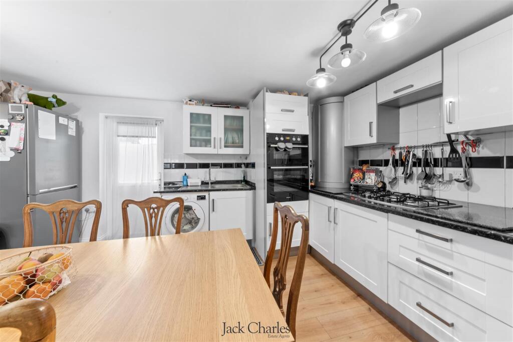 41 Lower Green 23.jpg